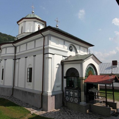 Biserica mare de la Frăsinei