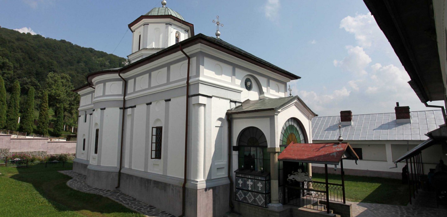 Biserica mare de la Frăsinei